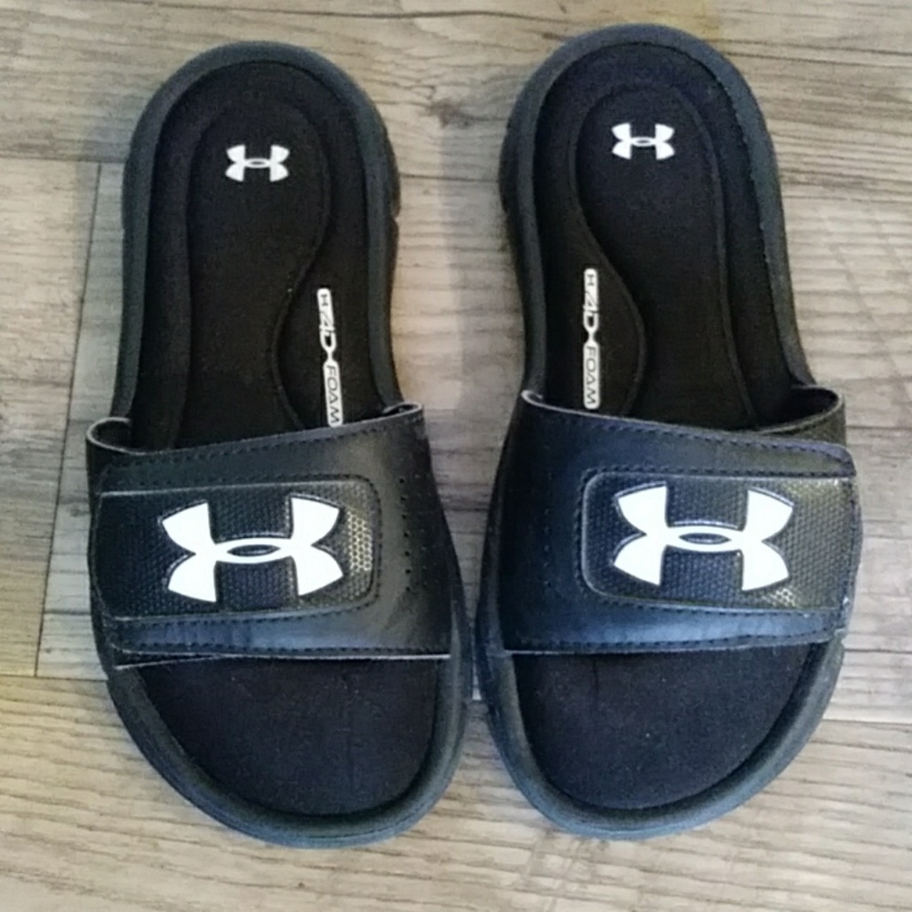Youth Under Armor sandles